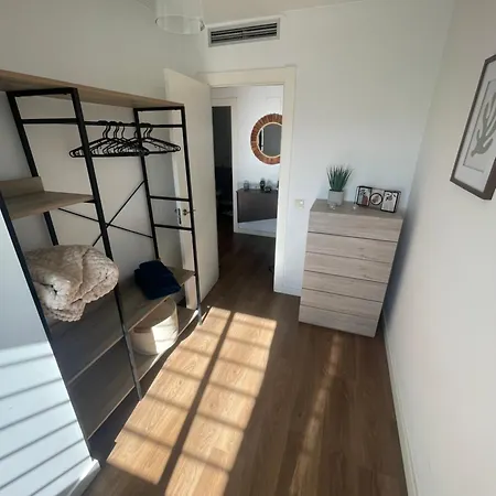 Appartement Mountains, The Sea And Orange Fields - Calm Retreat With Scenic Balcony